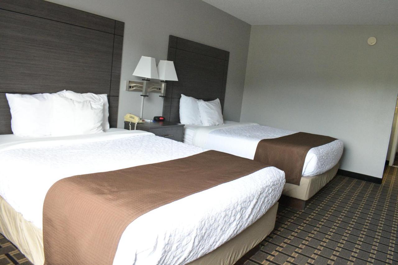 Adams Inn And Suites Εξωτερικό φωτογραφία