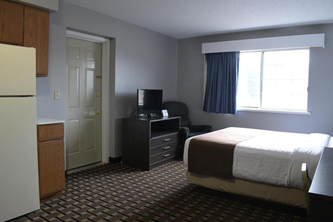 Adams Inn And Suites Εξωτερικό φωτογραφία