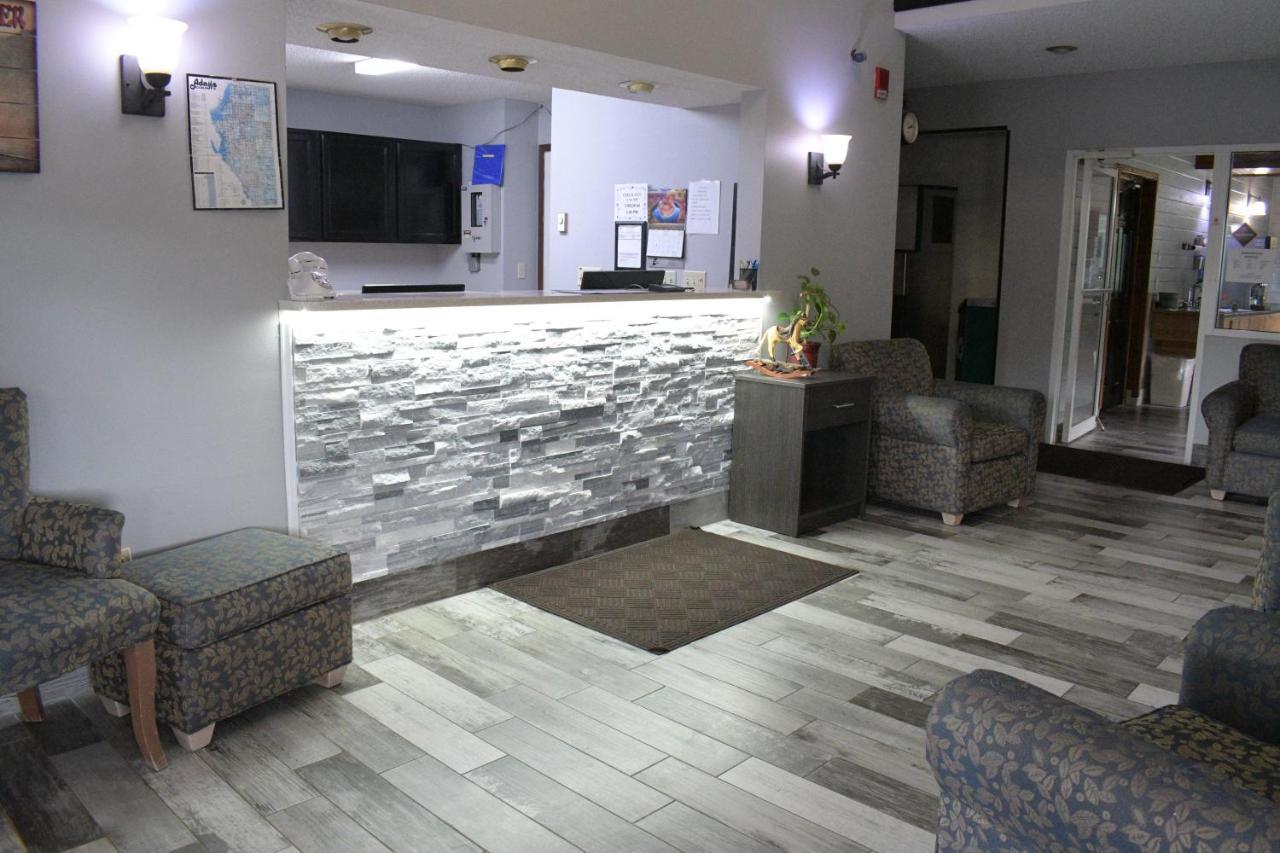 Adams Inn And Suites Εξωτερικό φωτογραφία