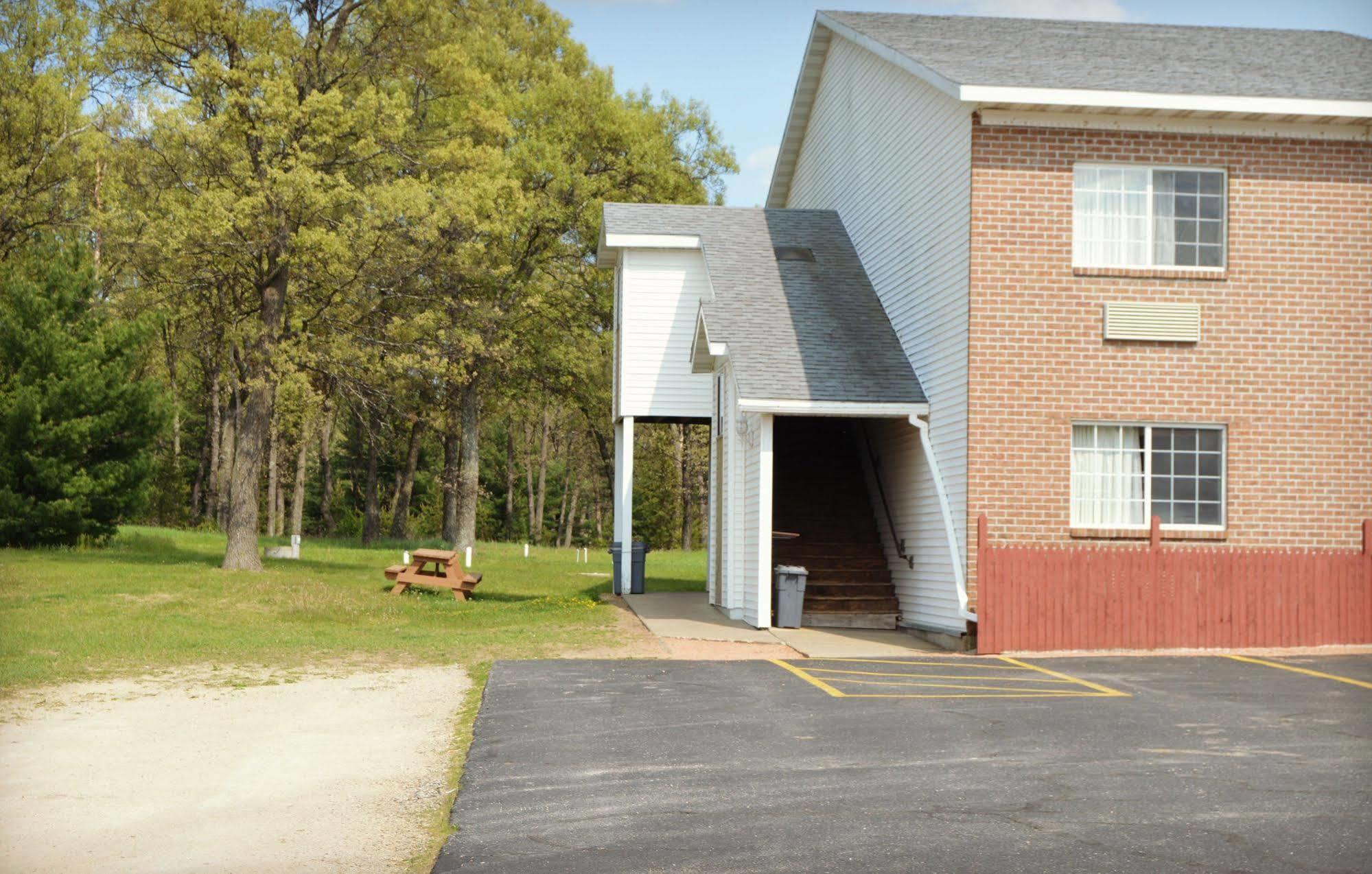 Adams Inn And Suites Εξωτερικό φωτογραφία