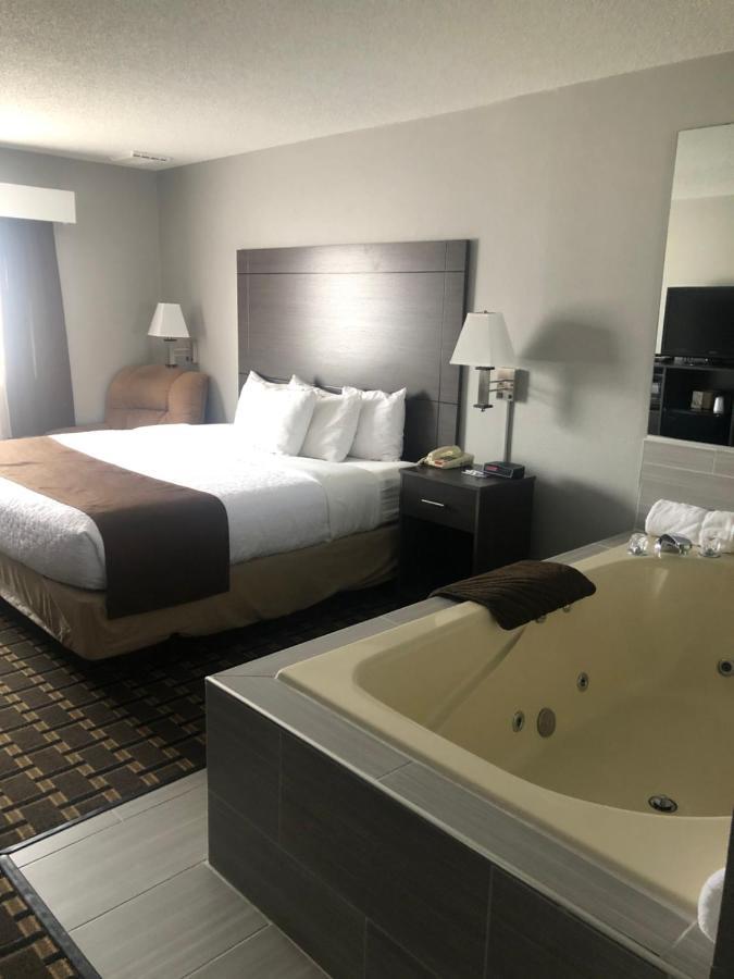 Adams Inn And Suites Εξωτερικό φωτογραφία