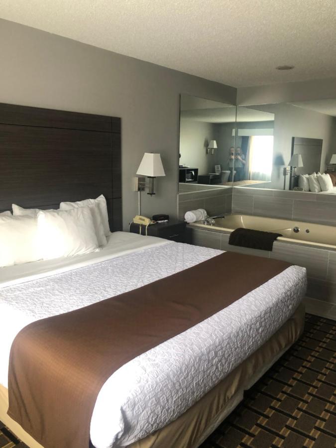 Adams Inn And Suites Εξωτερικό φωτογραφία