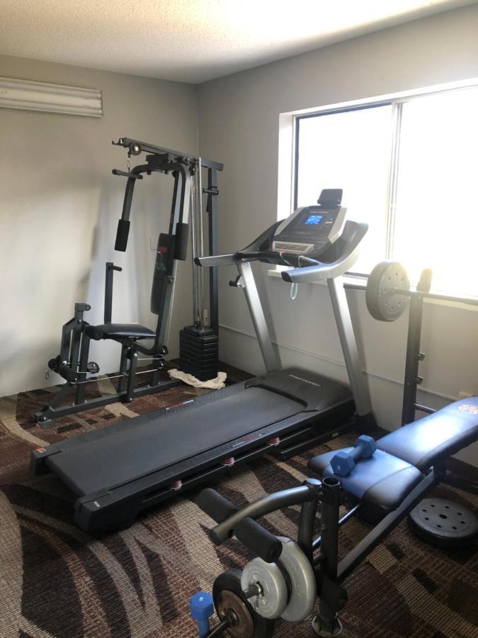 Adams Inn And Suites Εξωτερικό φωτογραφία